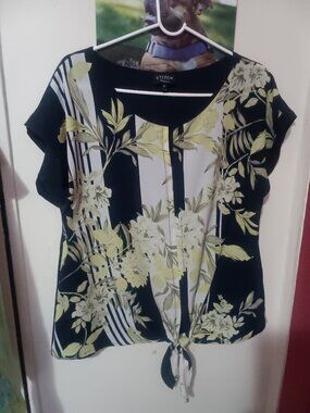 Vintage Stitch Collection Lime & Navy Blouse. Size M